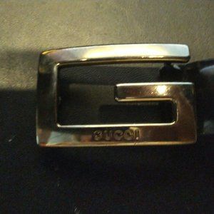 Black leather Gucci belt